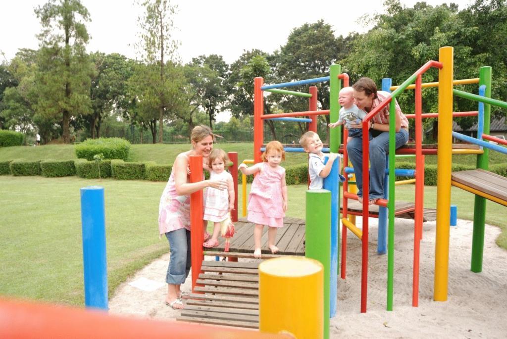 Country Woods Jakarta Cilandak (Jakarta) Exterior photo